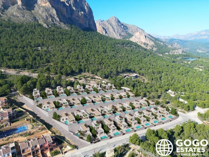 Encantadoras Casas Independientes en Polop con Vistas al Mar