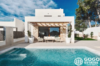 Villa Independiente en Orihuela Costa con Piscina Privada