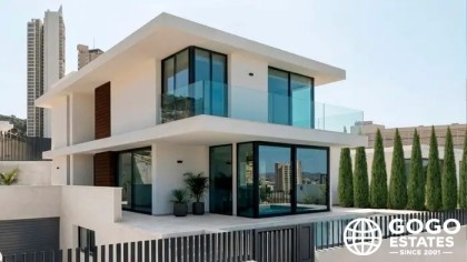 Luxe Nieuwbouw Villa in Benidorm met Zeezicht