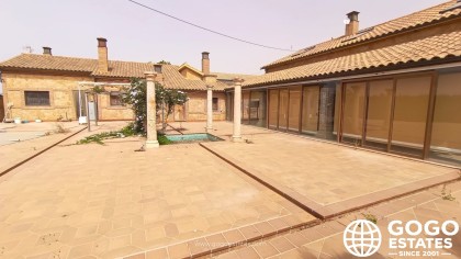 Urocza Willa na Sprzedaż w Tercia, Lorca