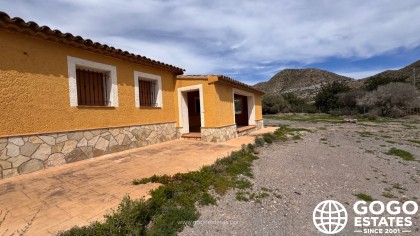 Charmante Finca Espagnole à Vendre Près d'Águilas