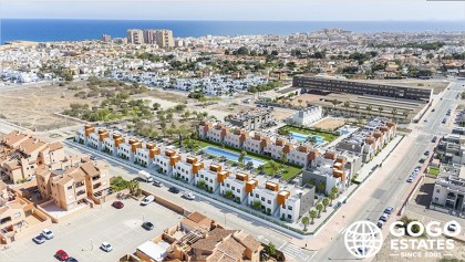 Geräumiges Erdgeschoss-Haus in Torrevieja mit Terrasse