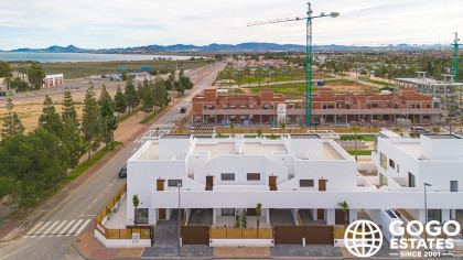 Charmanter Bungalow auf einer Ebene zu verkaufen in Los Alcázares