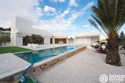 Luxuriöse 4-Schlafzimmer-Villa in Ciudad Quesada
