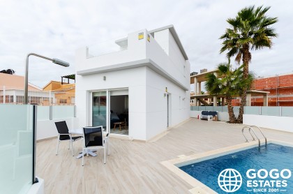 Urokliwy Szeregowiec w Torrevieja z Prywatnym Basenem