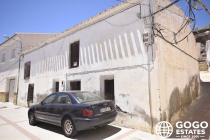 Spacious Country House in Partaloa Village for Sale