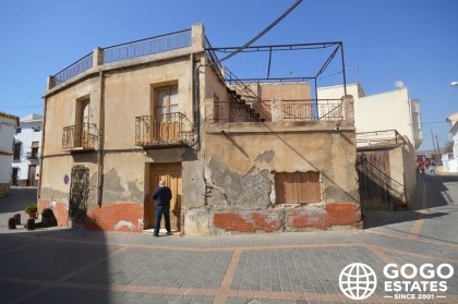 Ruime 8-slaapkamer stadshuis te koop in Arboleas