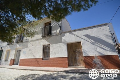 Encantadora Casa de Campo en Venta Cerca de Arboleas