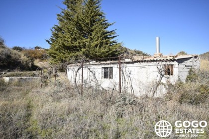 Encantadora Casa de Campo en Venta Cerca de Lucar