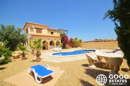 Charmante 3-slaapkamer villa met zwembad in La Alfoquia