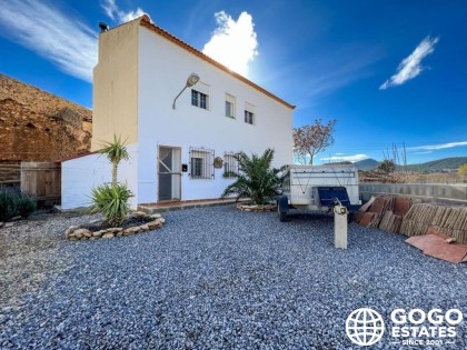 Charmante Villa Te Koop Dichtbij Oria met Uitzicht op het Platteland