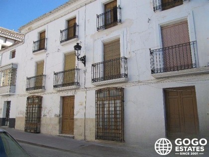 Amplia Casa de Pueblo en Venta en Velez Rubio