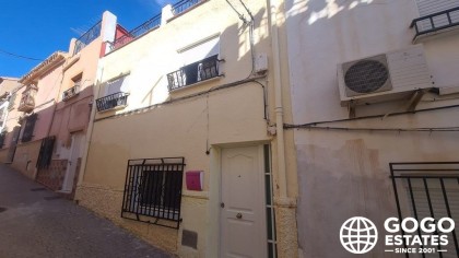 Encantadora casa de pueblo de 4 dormitorios en venta en Albox