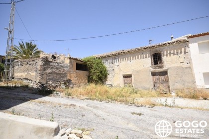 Encantadora Casa de Campo en Venta en la Región de Oria