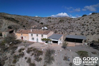 Encantadora Casa de Campo en Venta Cerca de Vélez Rubio