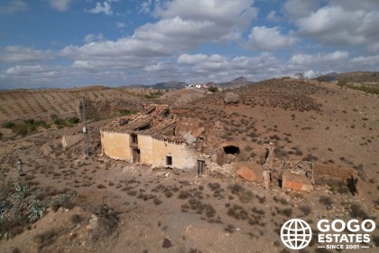Casa de Campo en Venta Cerca de Albox - Oportunidad de Renovación