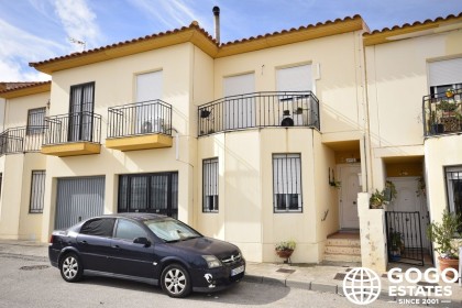 Encantador dúplex de 3 habitaciones en venta en Arboleas, Almería