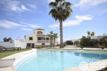 Spacieuse villa de 6 chambres à Vera, Almeria