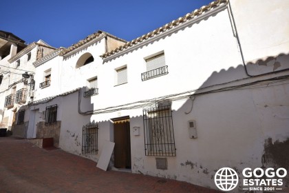 Ruime Tussenwoning Te Koop in Albanchez, Almeria