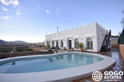 Prachtige Villa Te Koop in Oria, Almeria met Uitzicht op de Bergen