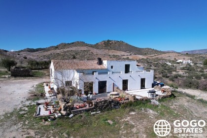 Encantadora Casa de Campo en Venta Cerca de Oria