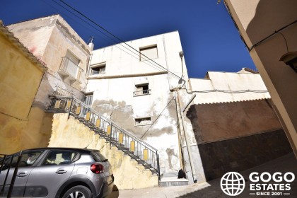 Charming Town House for Sale in Macael