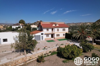Spacieuse villa de 7 chambres à vendre à Albox, Almeria