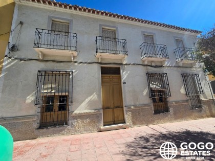 Encantadora casa adosada de 4 dormitorios en Albox, Almería