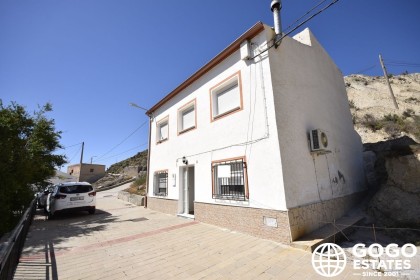 Ruime Villa Te Koop in Partaloa, Almeria