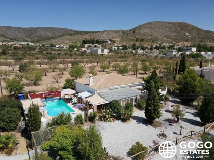 Encantadora villa de 3 dormitorios en venta en Oria
