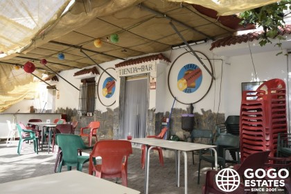 Vielseitige Gewerbeimmobilie in Tahal, Almeria