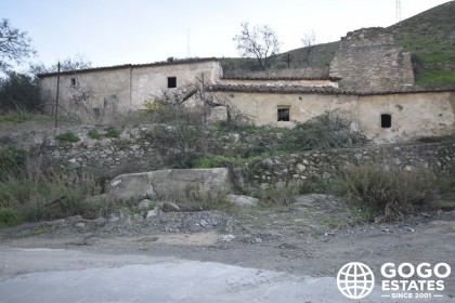 Encantadora Casa de Campo Cerca de Lubrin en Venta