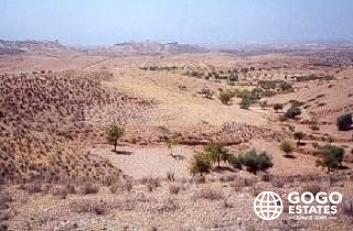 Terreno Expansivo en Venta con Vistas Impresionantes Cerca de Almería