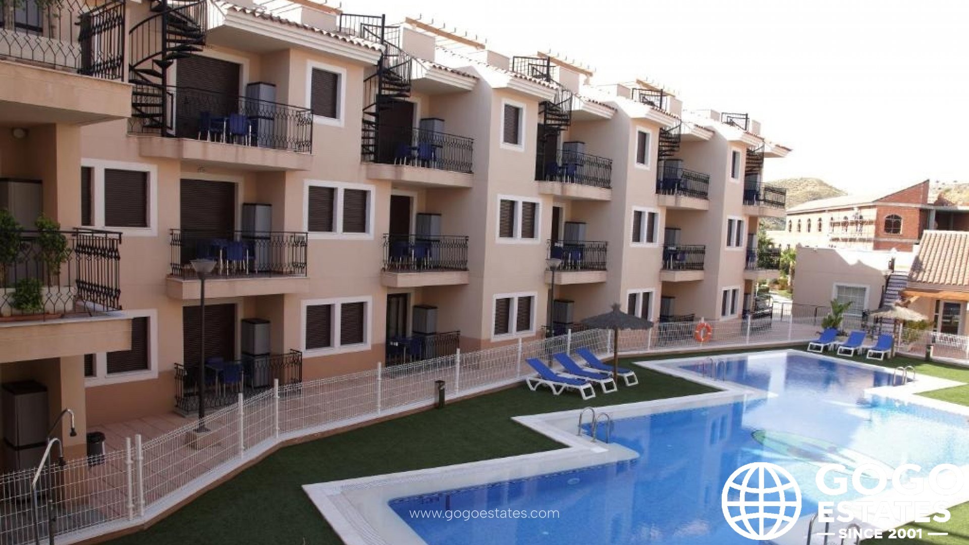 Spacious Ground-Floor Apartment with Garden at Los Collados Resort, Águilas