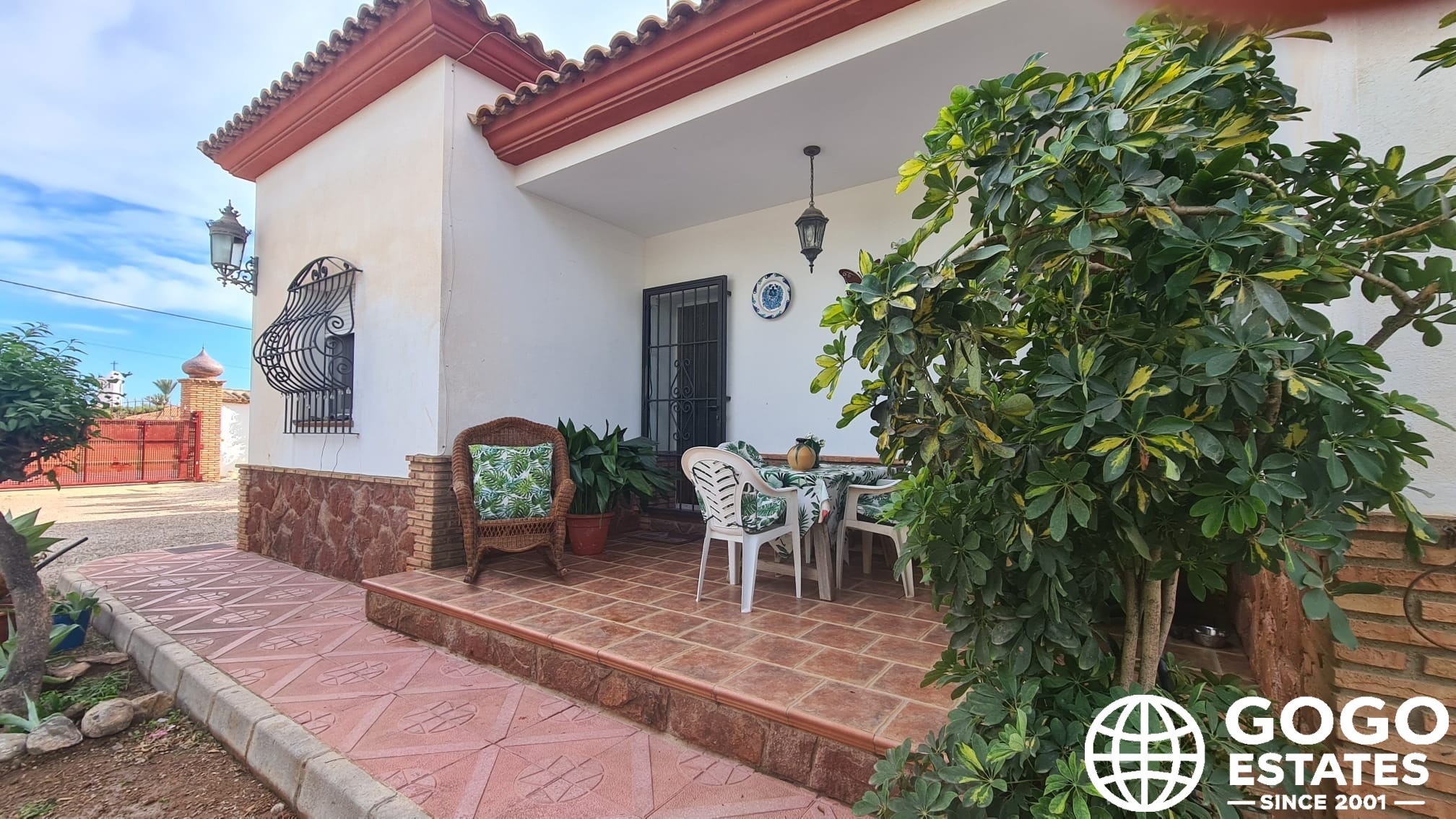 Charming Andalusian Villa with Spacious Plot