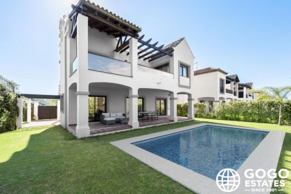 Elegante Nieuwe Bouw Villa Te Koop in Azata Golf, Estepona