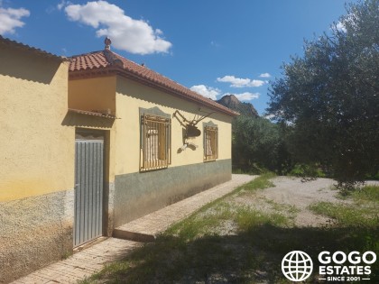 Charmante Finca Te Koop in Bacor: Rustgevende Ontsnapping