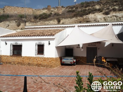 Charmant Grottenhuis Te Koop in Cuevas del Campo