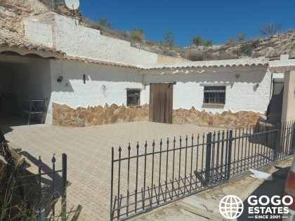 Charmante Grottenwoning Te Koop in Cuevas del Campo