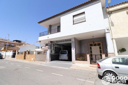 Spacious Townhouse with Business Opportunity in Benijofar