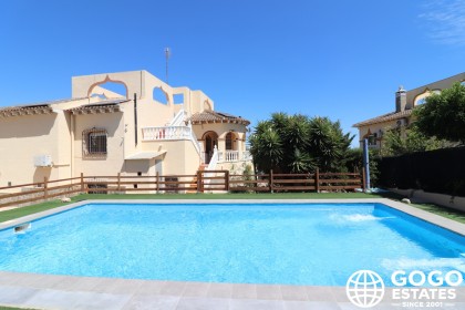 Villa independiente en Lomas de la Juliana, Algorfa
