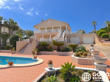 Villa Independiente en Venta en Lomas de La Juliana