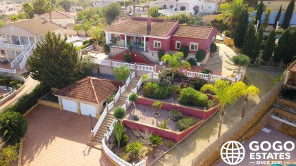 Villa Independiente en Venta en Lomas de la Juliana