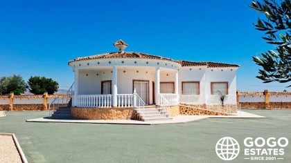 Charming Country Property for Sale in Catral