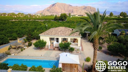 Charmante Propriété Rurale à La Campaneta avec Piscine