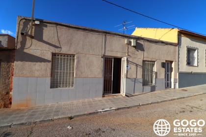 Spacious 4-Bedroom Bungalow in Central Benijofar
