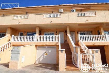 Maison de ville spacieuse de 3 chambres à vendre à Redovan