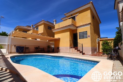 Amplia Villa Independiente en Lo Crispin, Costa Blanca