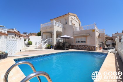 Villa independiente en venta en Benijofar con 4 Dormitorios