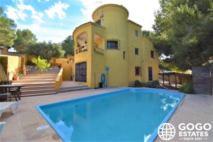 Villa independiente en Las Filipinas, Villamartin - 6 Habitaciones
